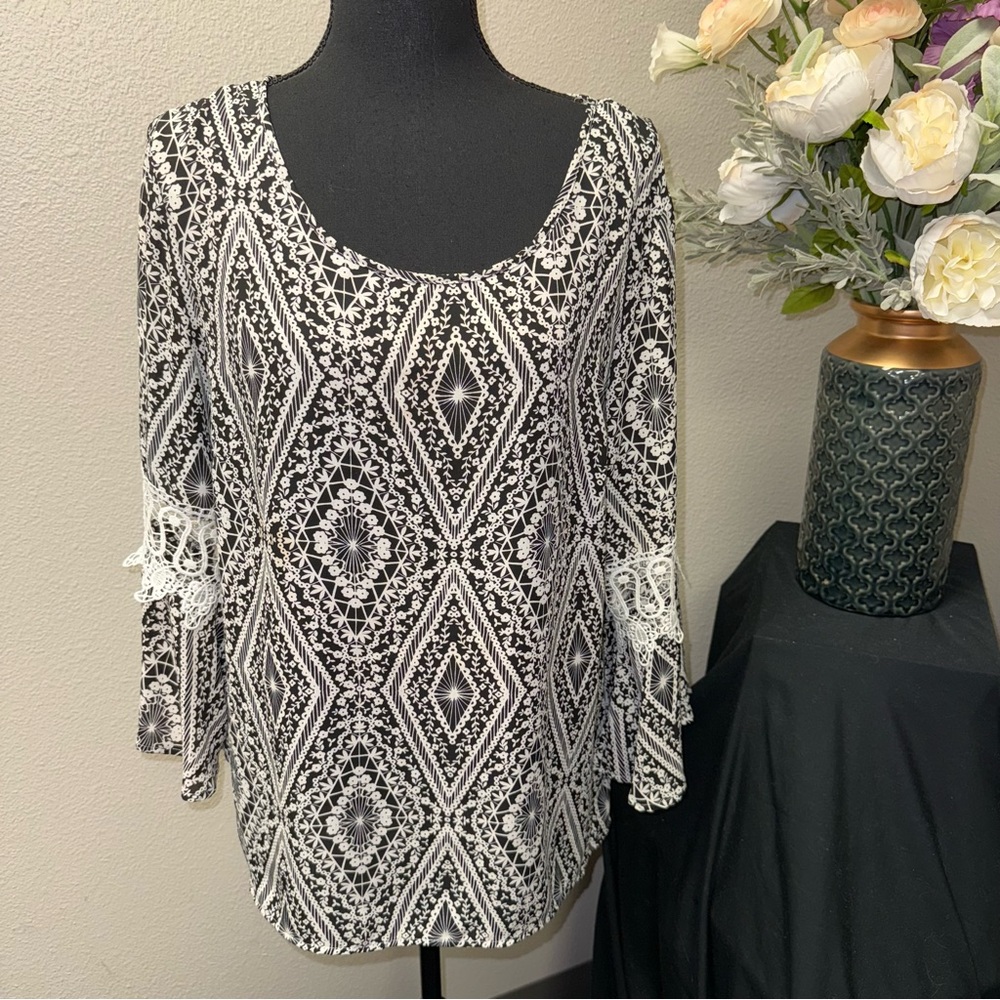 Zac & Rachel XL Black White Geometric Print Tunic Top Lace Sleeve Detail